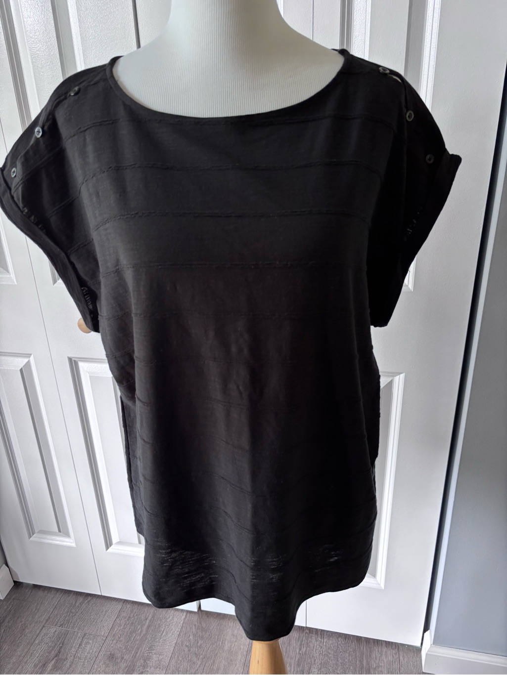 Liz Claiborne Black Short Sleeve Boatneck Top